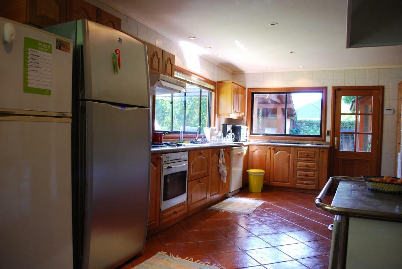 Frontera Pucon Hostel B&B מראה חיצוני תמונה