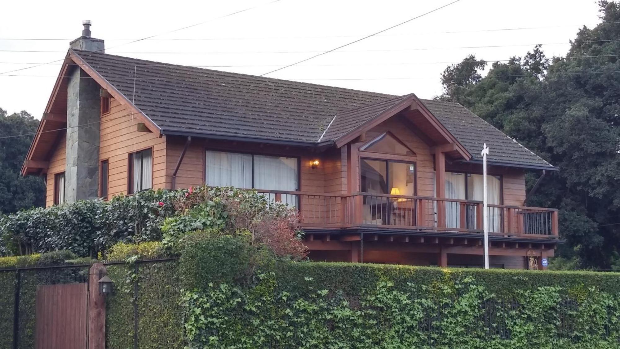 Frontera Pucon Hostel B&B מראה חיצוני תמונה